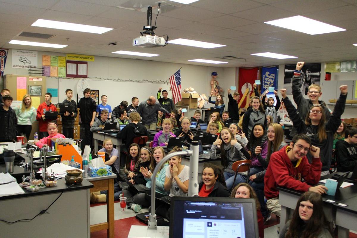 Shenandoah Middle Schoolers choose Sanders, Cruz News