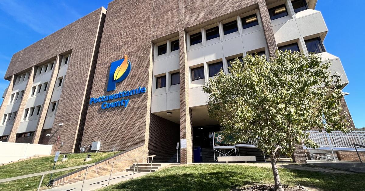 Pottawattamie County board backs naming bridge to honor former Iowa DOT ...