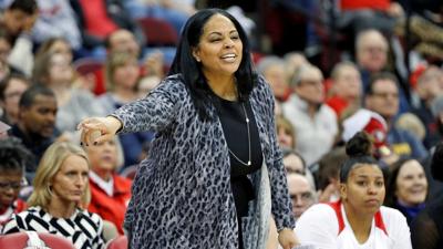 Uno Tabs Ohio State Assistant Banks As New Women S Basketball