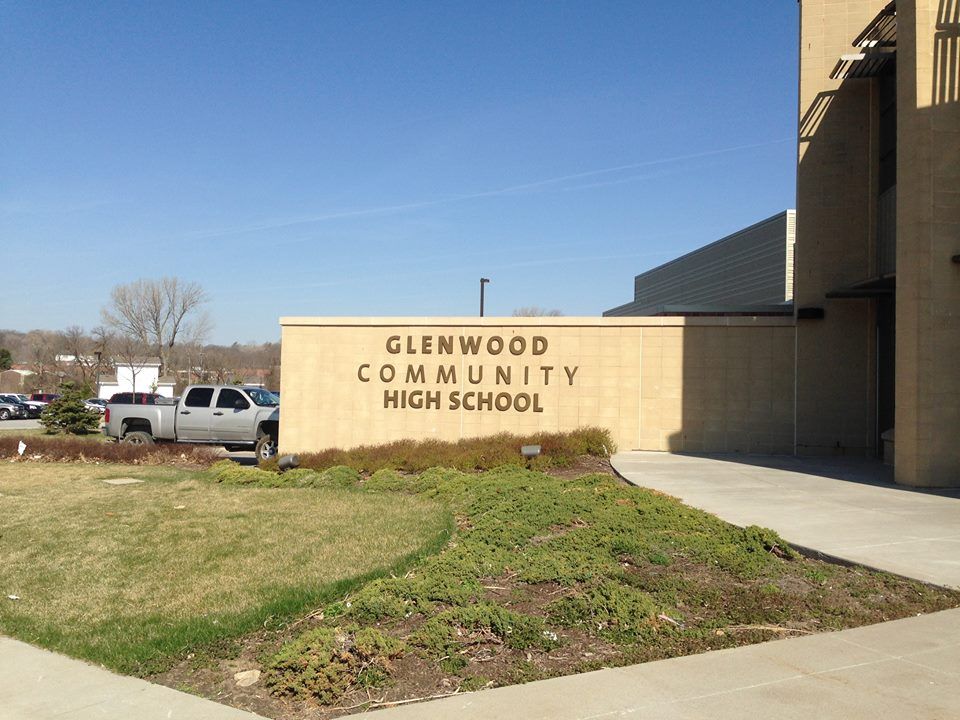 Glenwood residents discuss activities complex plans News