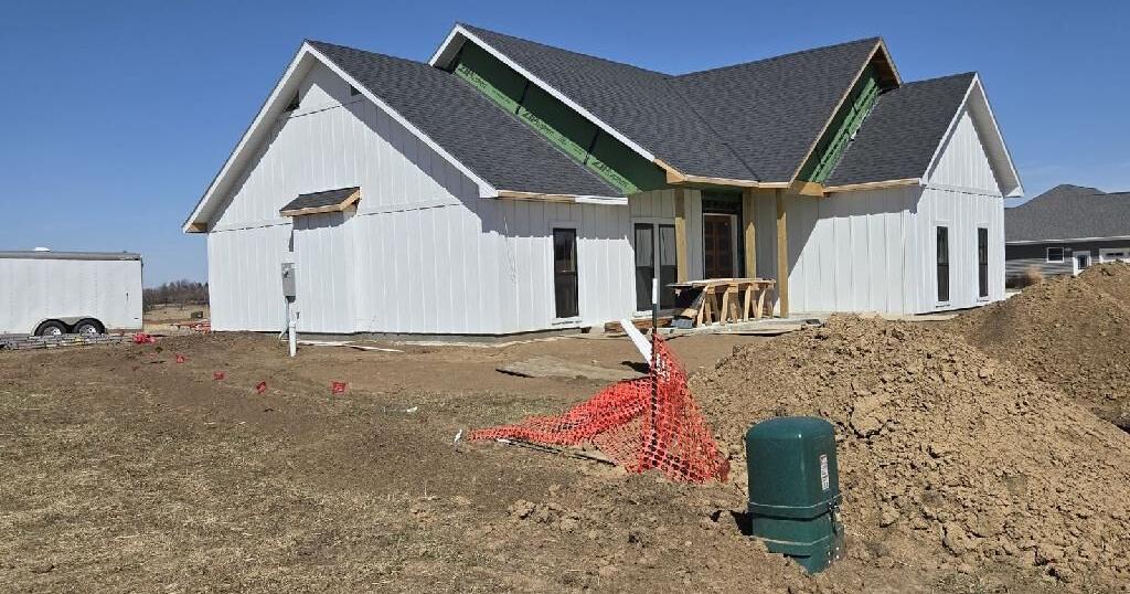 Construction progress continues on building trades home in Red Oak ...