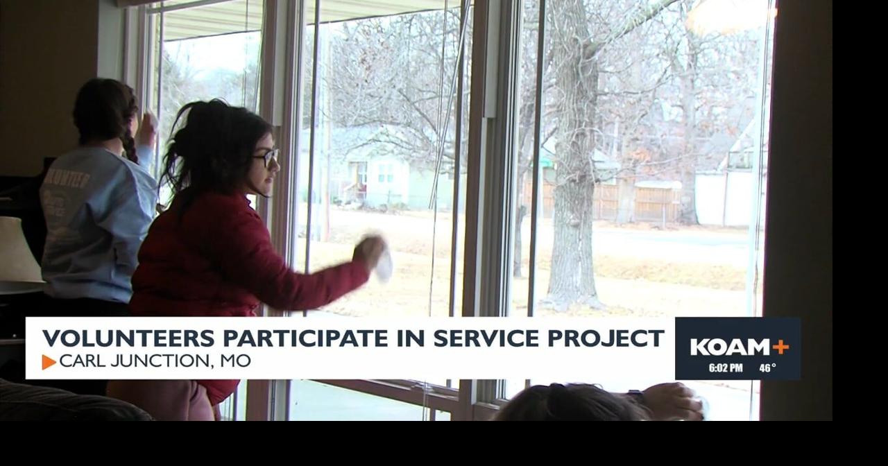 Carl Junction Chamber of Commerce leads community in service project