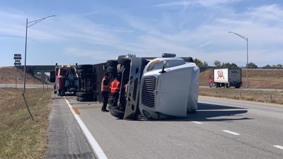 Tractor-trailer blocks both I-44 EB lanes in Joplin rollover crash ...