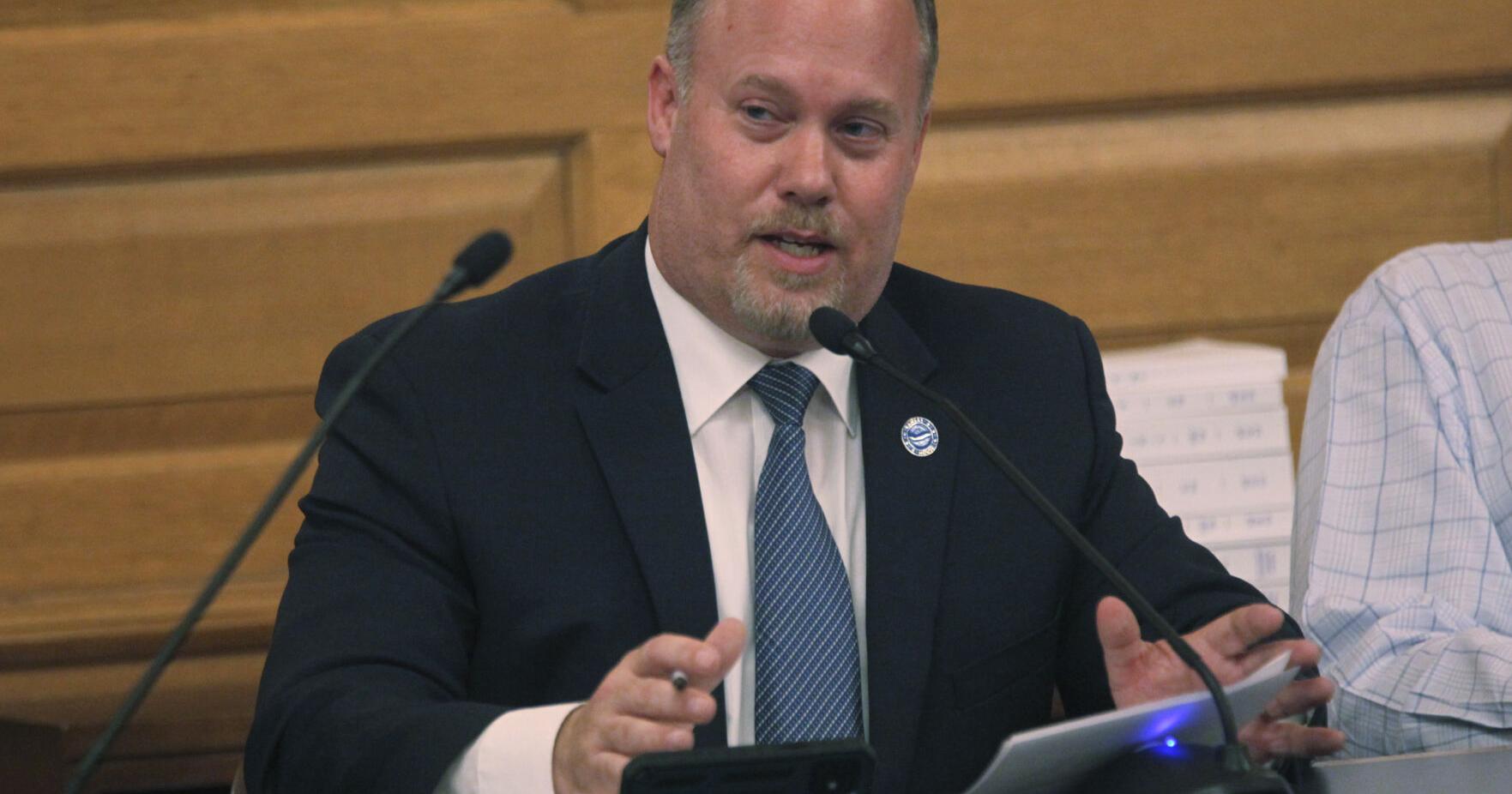 Kansas lawmakers approve a tax bill but the state still might not see big tax cuts - Vimarsana News