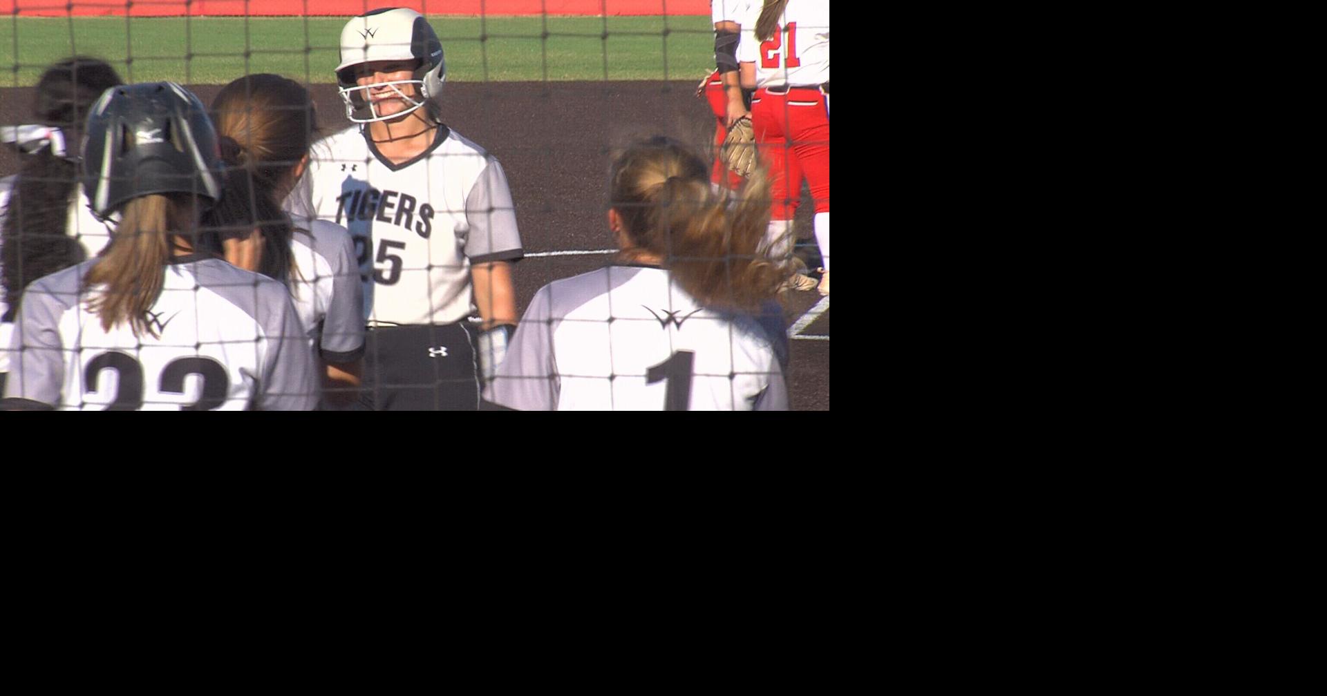 Willard starts fast, knocks Carl Junction out of district tournament