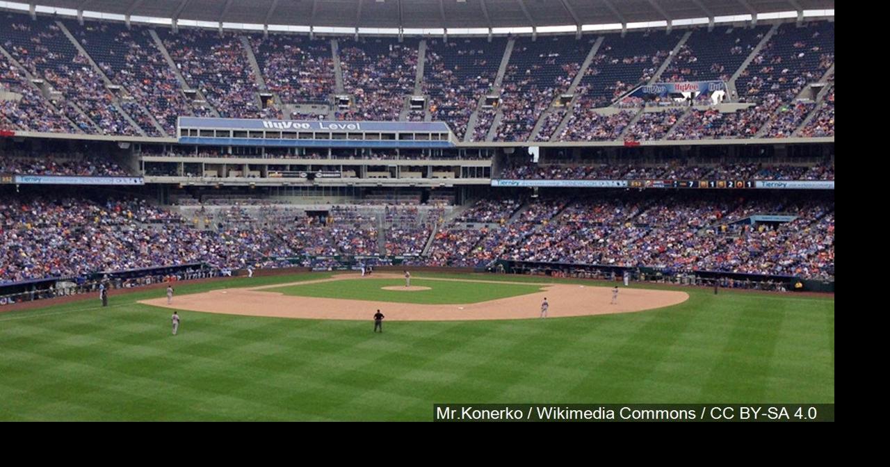 Kansas City Royals to allow 10,000 fans in pod-style seating at Kauffman  Stadium