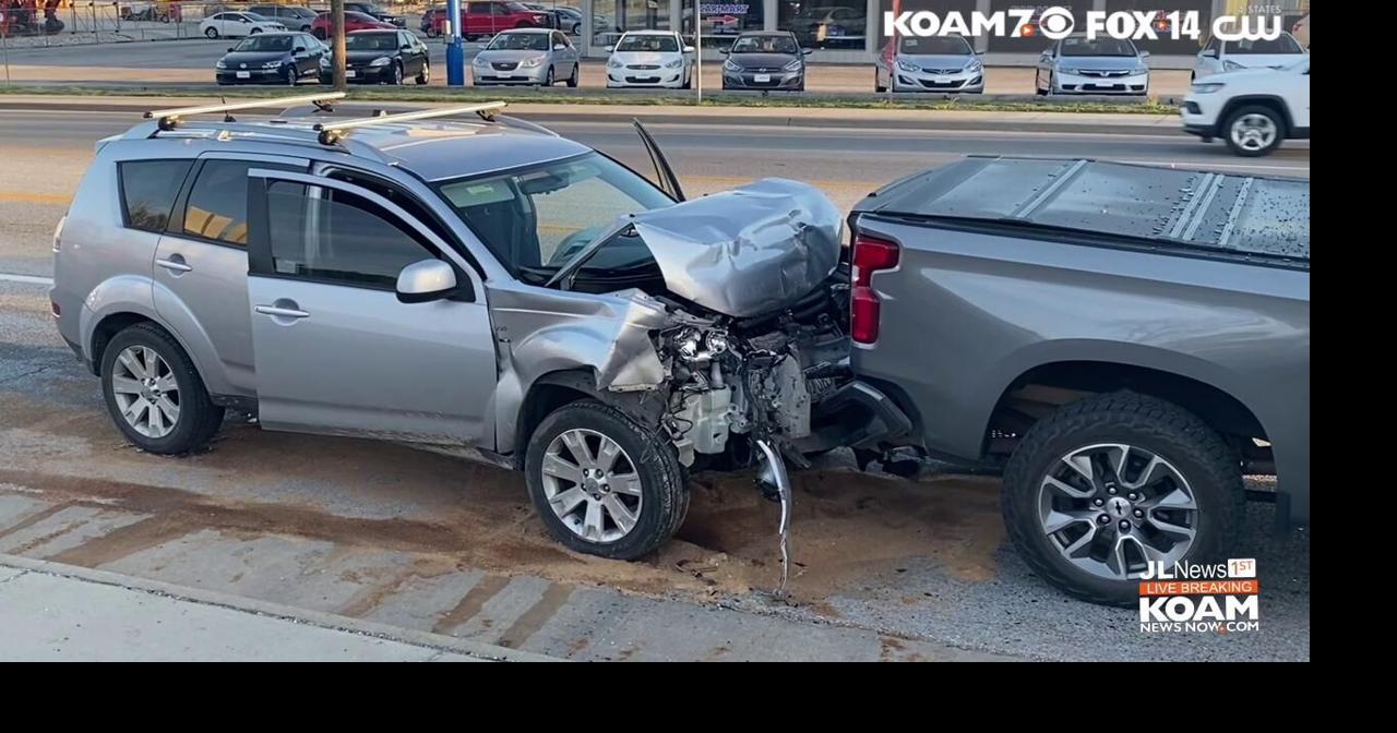 3 vehicle chain reaction crash in Duquesne Autoaccident