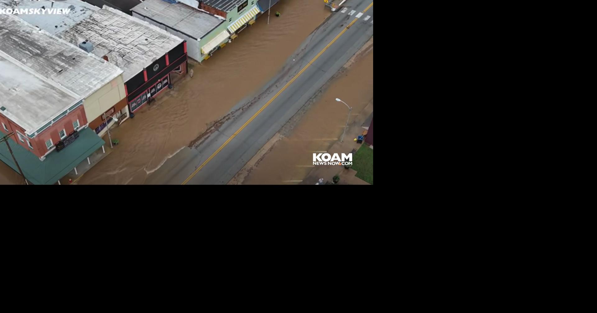 Missouri town closed off due to flooding; police say "turn around, don't drown"