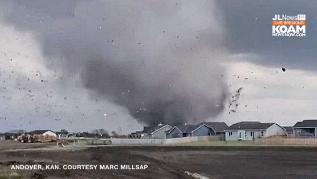 Unit Tornado 160　23-24 Kansas tornado 165 mph winds, rated EF3, NWS-Wichita, Kan