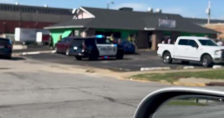Pickup truck crashes into Pittsburg restaurant; patron taken to ...