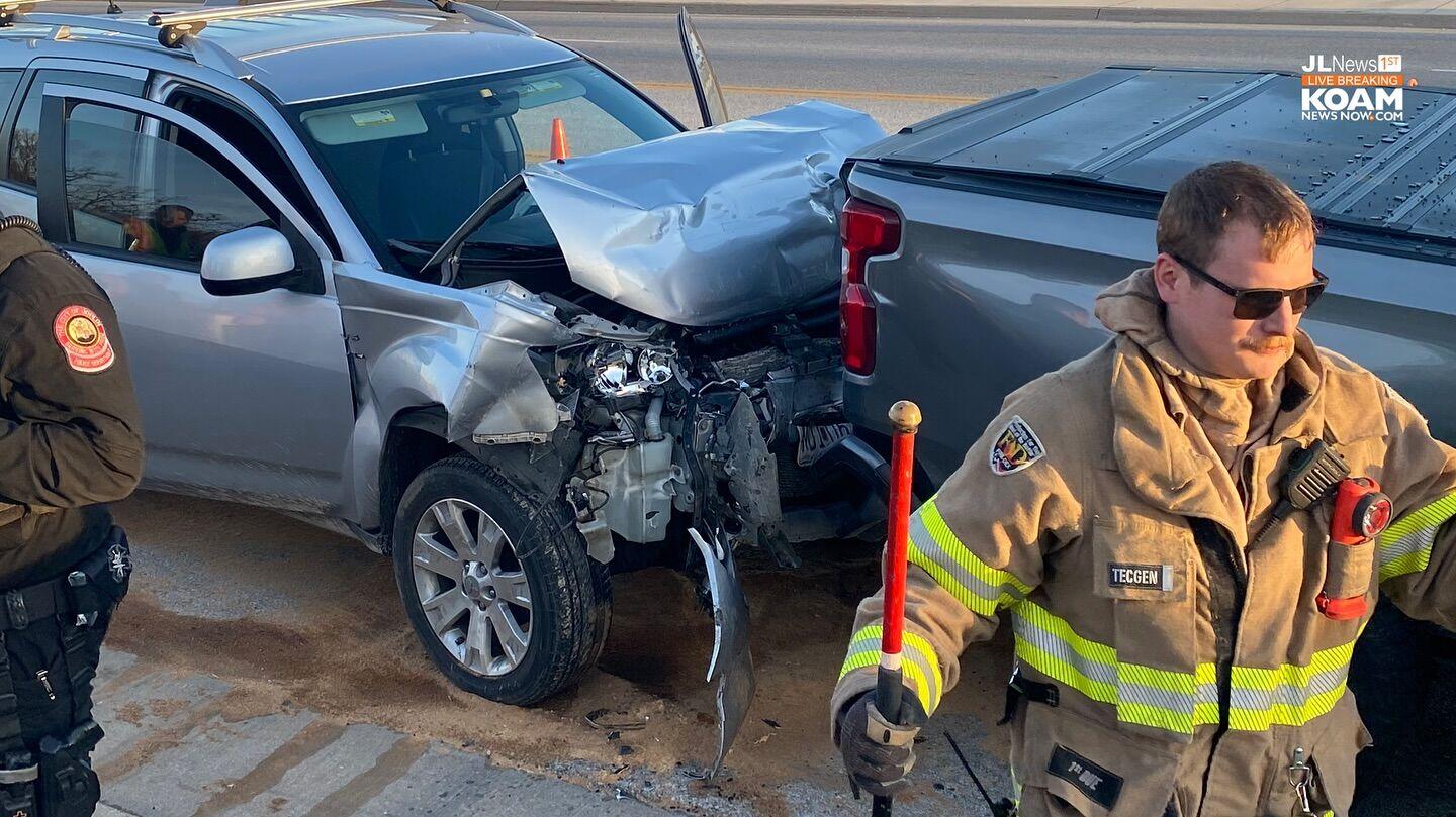 3 vehicle chain reaction crash in Duquesne Autoaccident