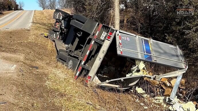 Large box truck overturns in crash on K7 near Farlington | Joplin News ...