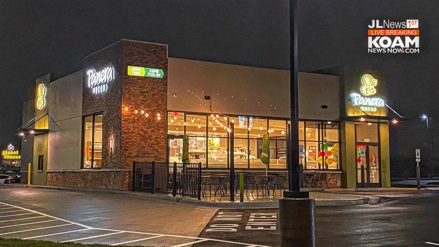 The end of a (Pan)era on 32nd; Panera moves to Rangeline, now with a