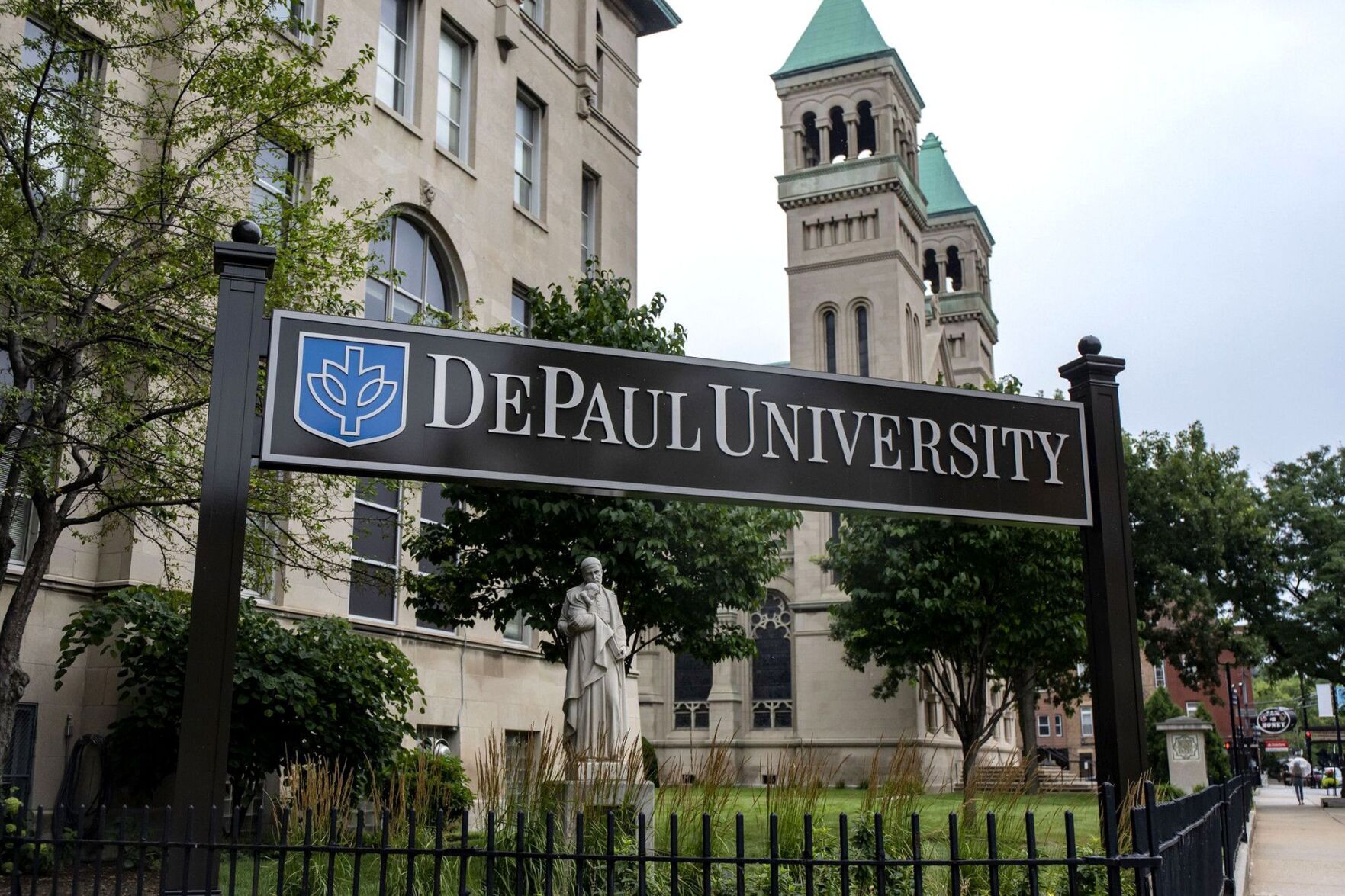 2 Jewish DePaul Students Attacked While Showing Support For Israel ...