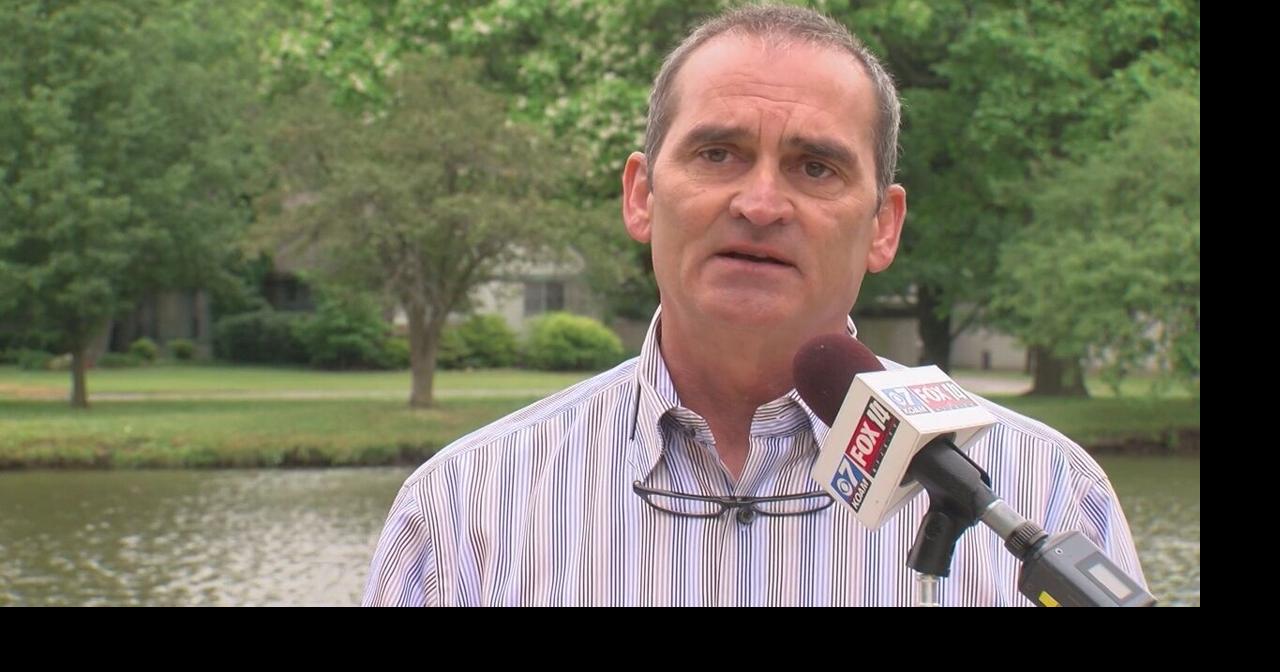 Senate candidate Bob Hamilton visits Pittsburg Elections