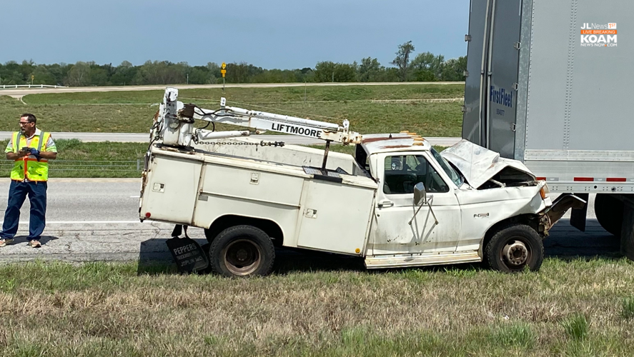 Utility truck rear ends tractor trailer, I-44 in Joplin | Joplin News ...