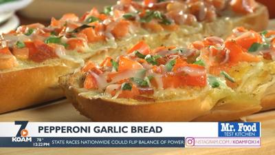 Mr. Food: Pepperoni Garlic Bread