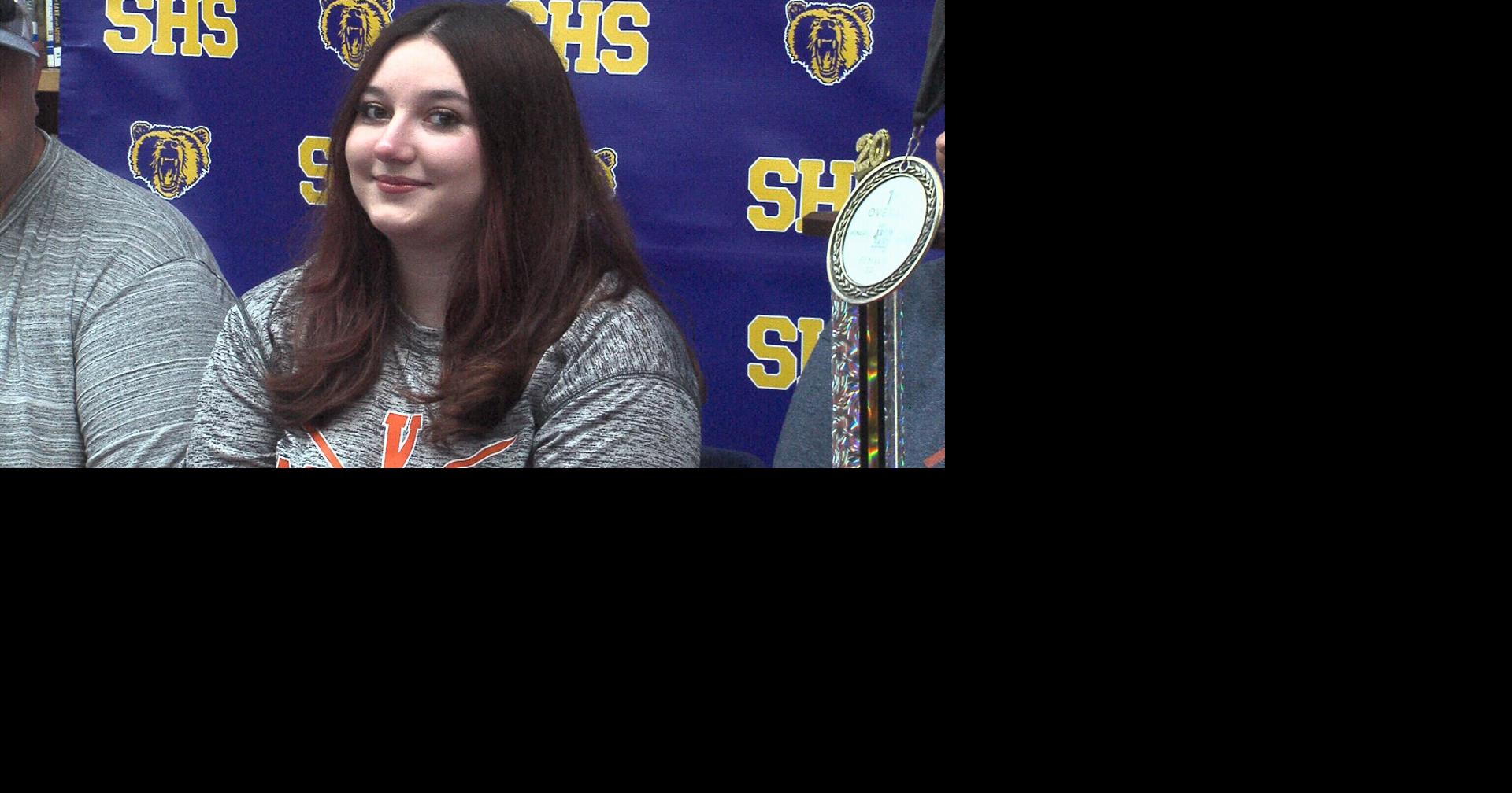 Sarcoxie's Alyssa Willis signs with Missouri Valley News