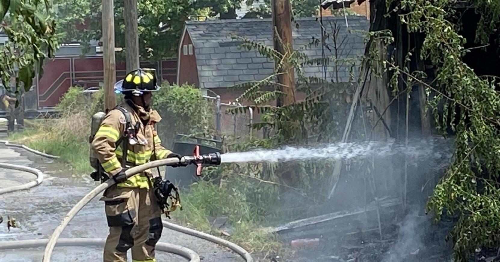 Fire in North Heights Neighborhood of Joplin, spreads to house from alley - Vimarsana News