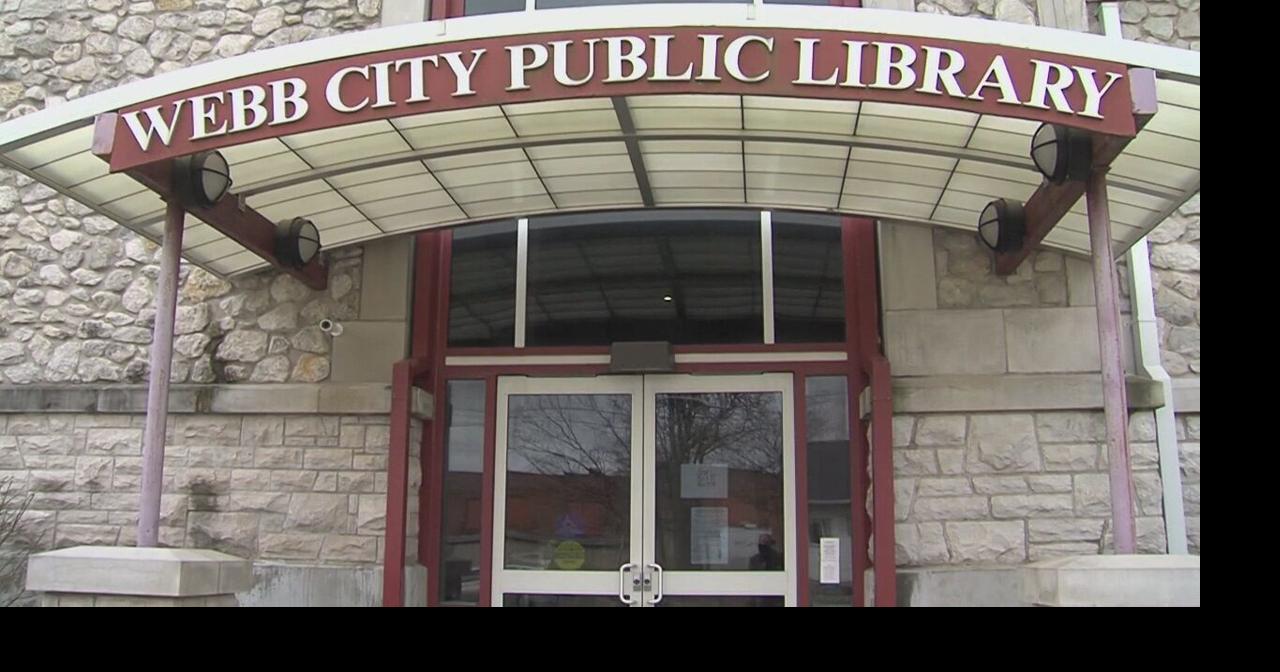 b City Public Library begins curbside service Education