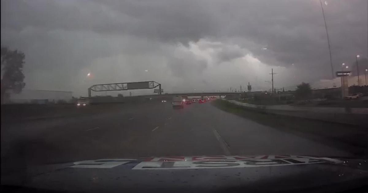 RAW: MO: WALL OF CLOUDS, HEAVY RAIN ON I-35
