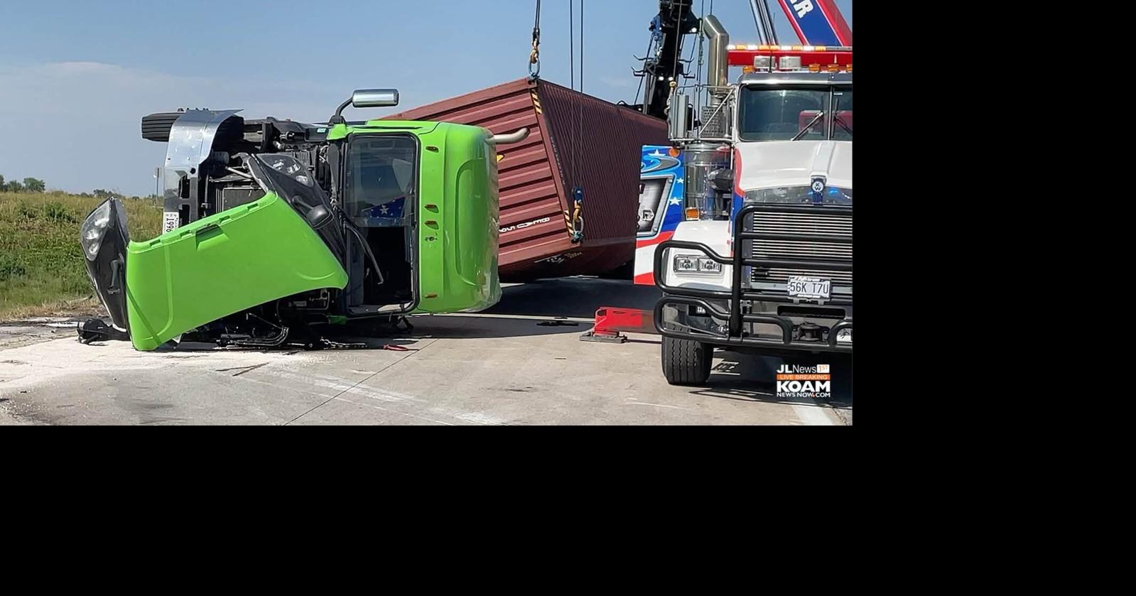 Tractor trailer overturns blocking I-49 to I-44 ramp at Joplin