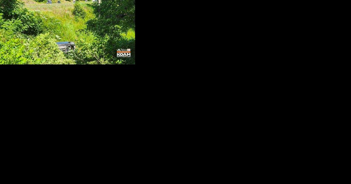 Car goes off-road, overturns into deep ravine - Vimarsana News