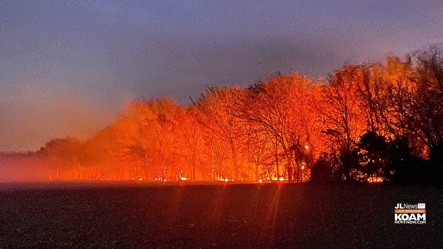 45 mph gusts push grass fire into Ruby Jack Trail near Carthage