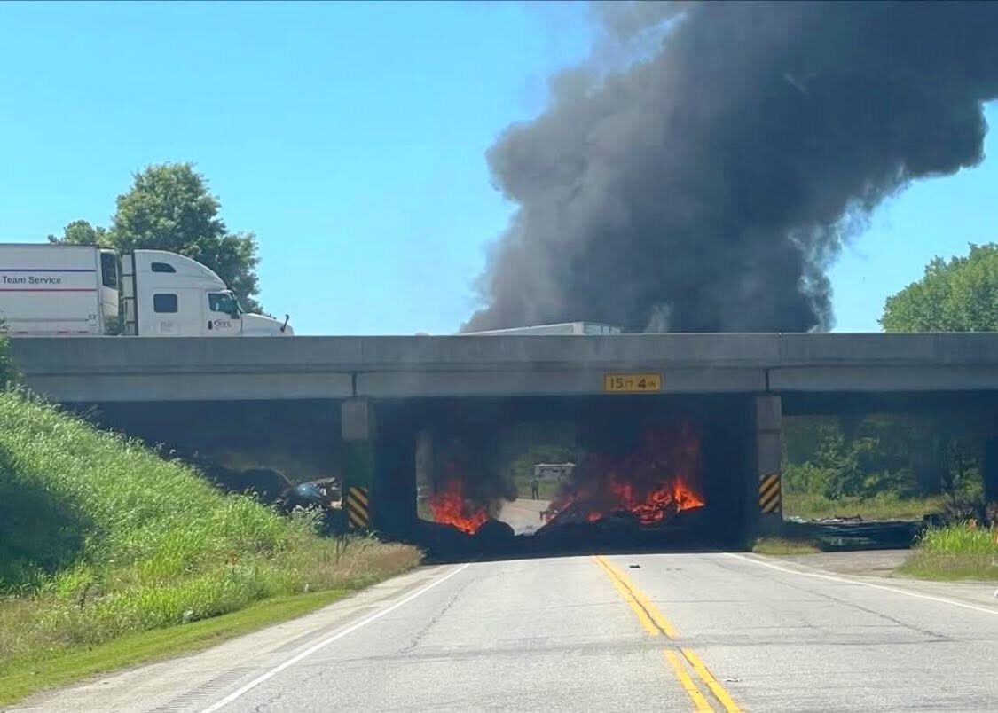 Semi crashes off I-44 overpass down onto US-60 near Vinita