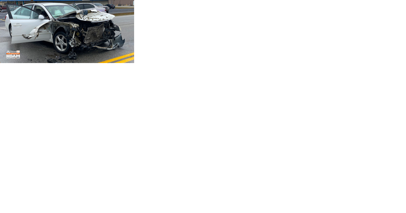 Head-on crash in Airport Drive - Vimarsana News