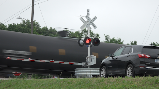 Carl Junction residents push for railroad crossing repairs after ...