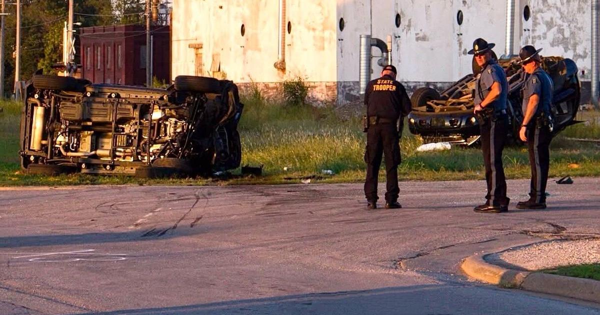 Oklahoma pursuit travels into Kansas ending in Coffeyville crash
