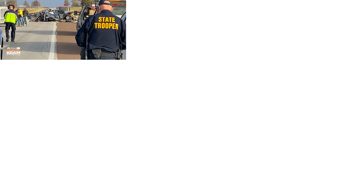 Fatal crash investigation in Crawford Co. closes K-7 Hwy 8 hours - Vimarsana News