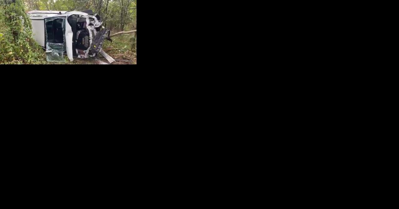 Car crashes 75-feet deep into woods, long after Carl Junction Police terminated a pursuit - Vimarsana News