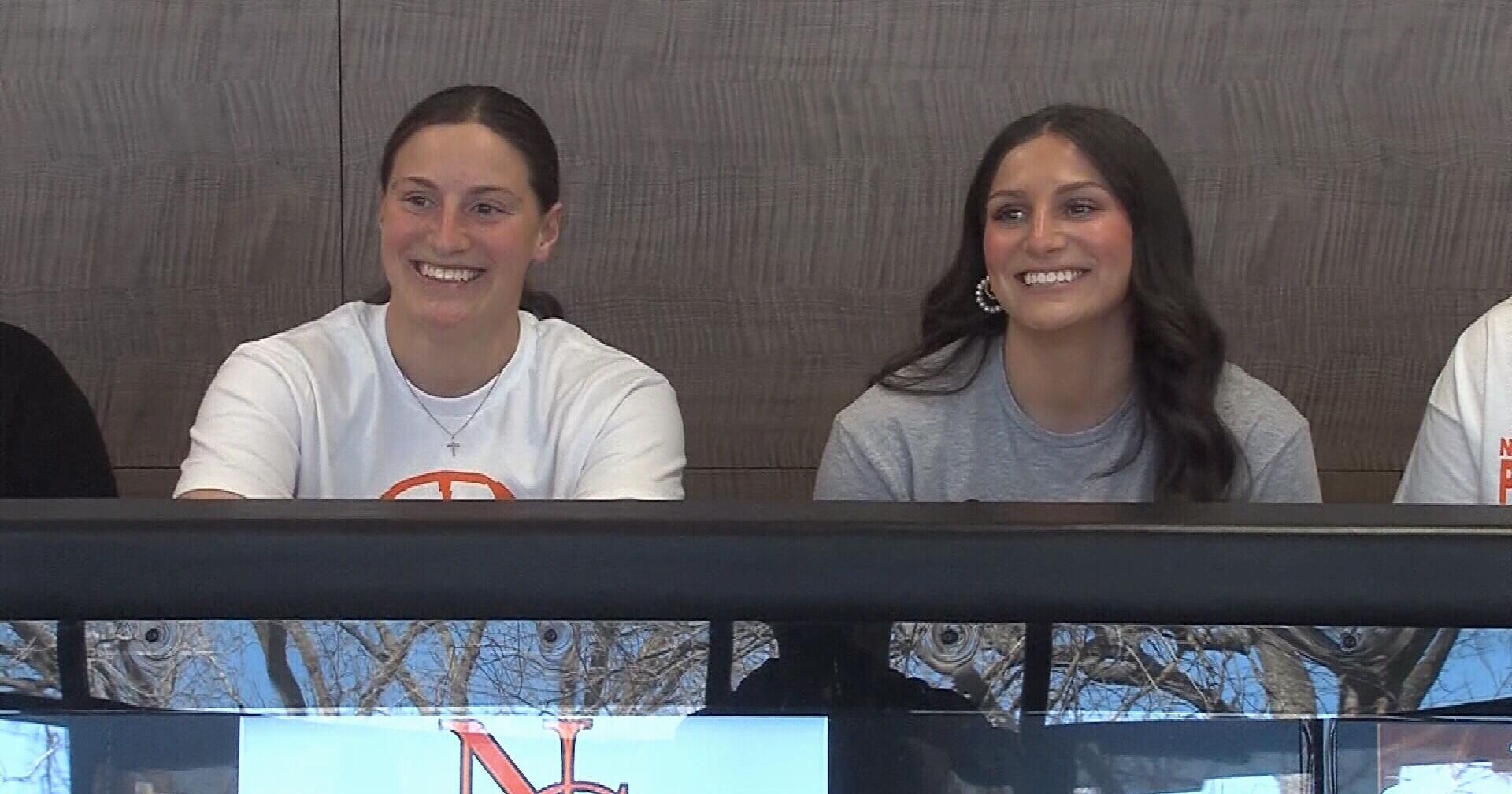 Twin sisters Alivia and Chloe Parker sign at Riverton - Vimarsana News