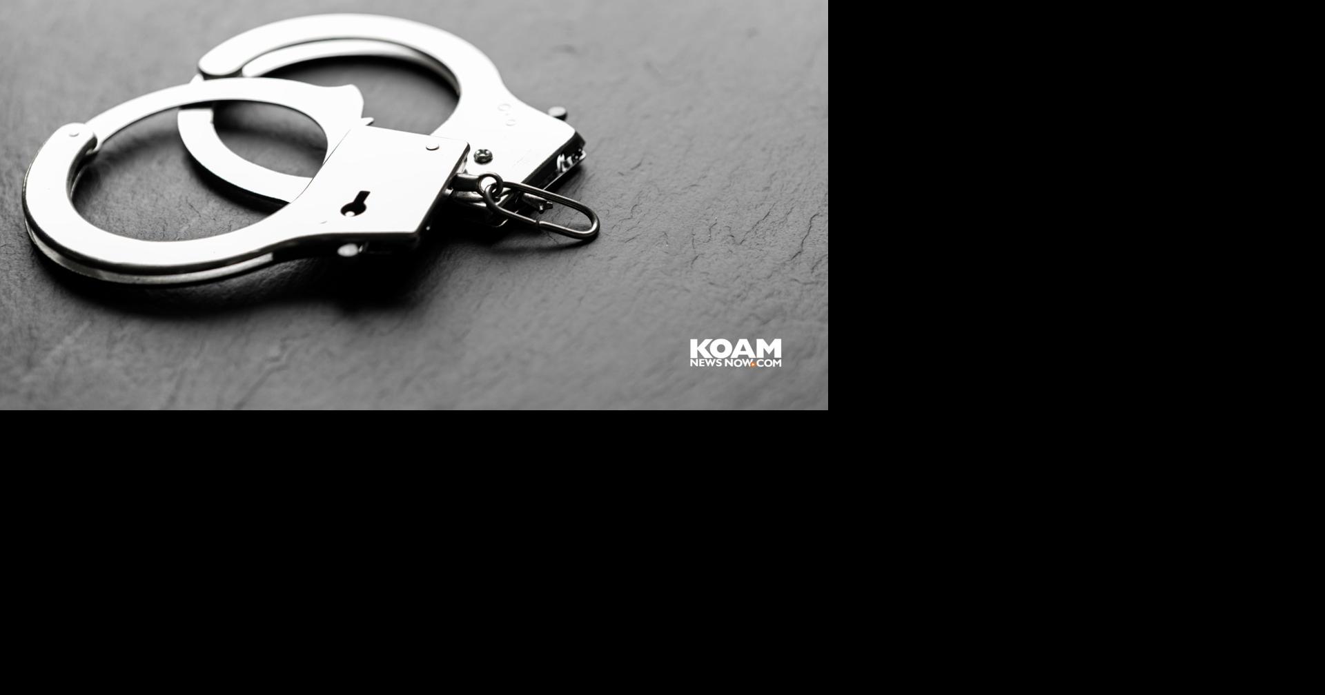 Seneca mom accused of supplying underage daughters with marijuana