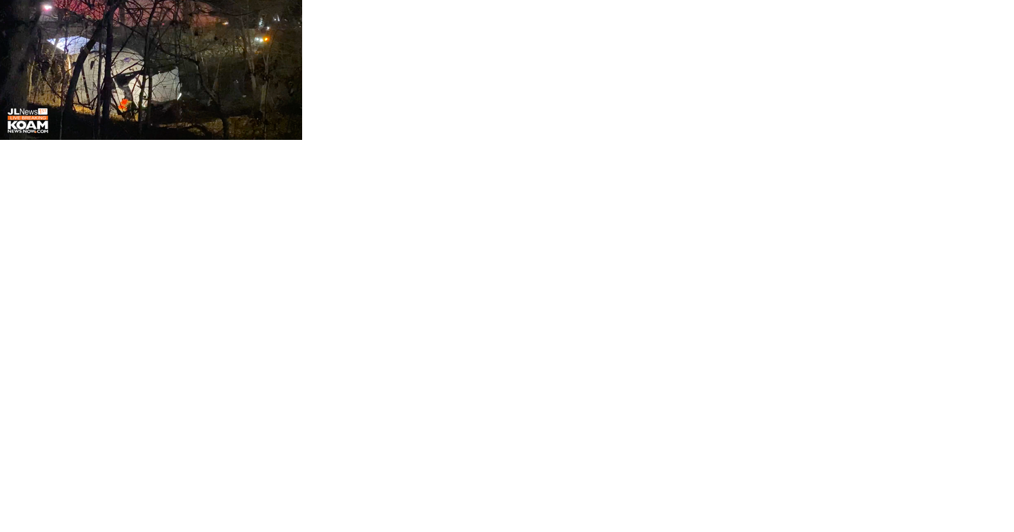 Tractor trailer crashes off I-44 into the woods near Missouri / Oklahoma state line - Vimarsana News