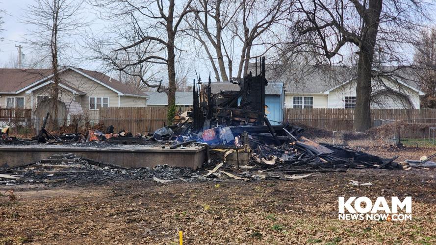 Fire crews battle early morning fire in Columbus; No injuries reported ...