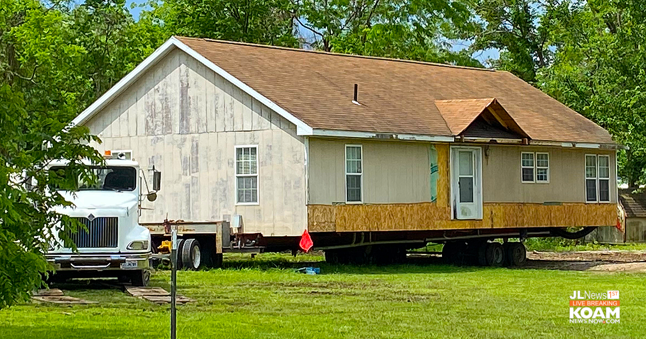 House moving on North Main in Airport Drive, it will find its new "home" on Fountain Road | Joplin News First - Vimarsana News