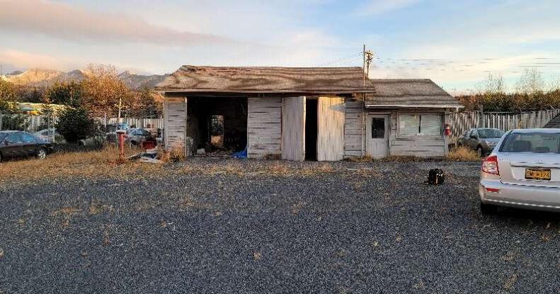 State DOT to tear down old airport buildings