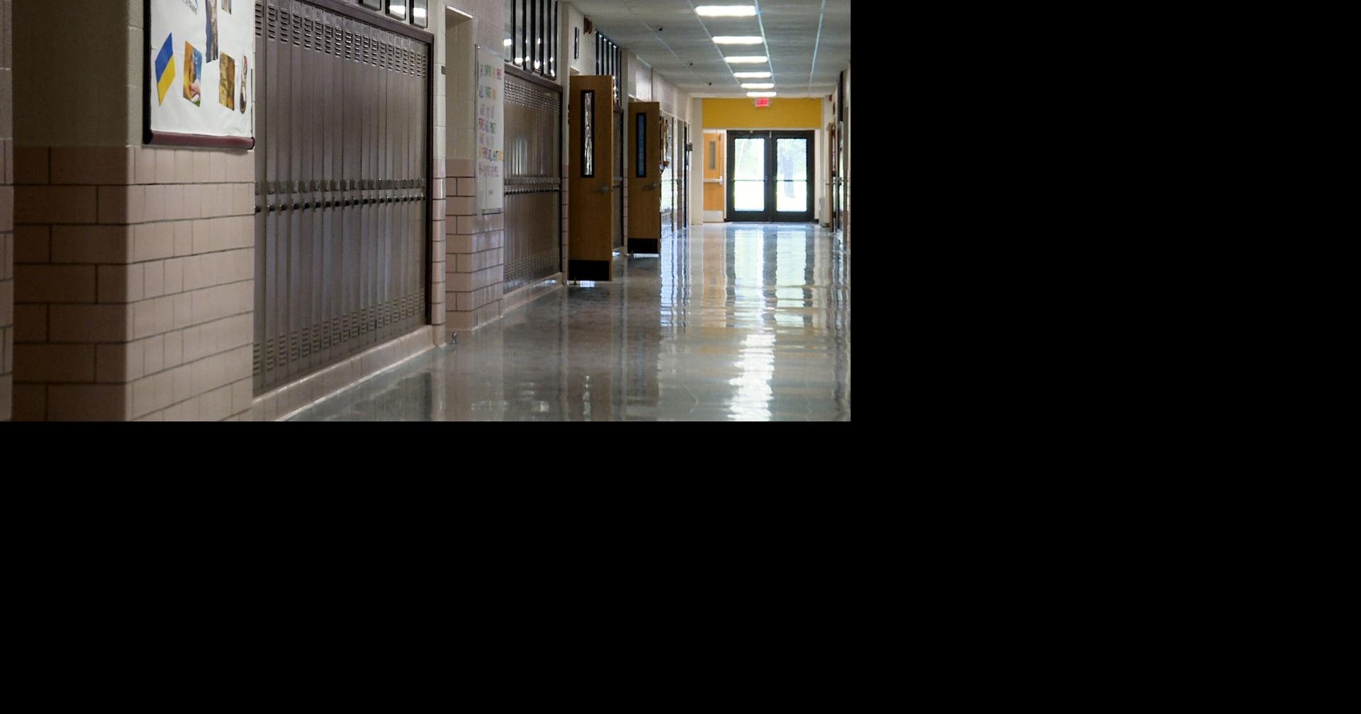 School districts push back against A-F school grading system in DESE session