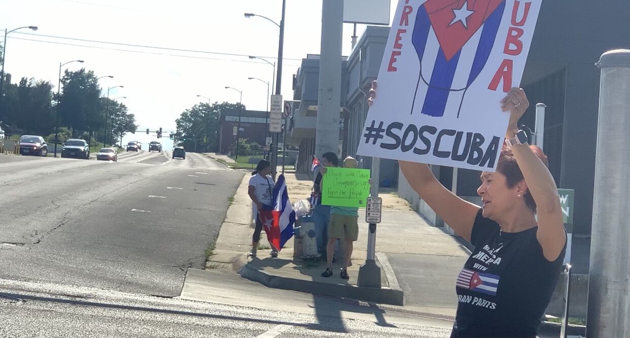 Local Cuban restaurant owners participate in solidarity for their homeland - Vimarsana News