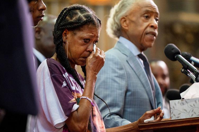 Sonya Massey's mom called 911 to report her daughter was having a mental  breakdown the day before she was killed | Nation & World News | komu.com