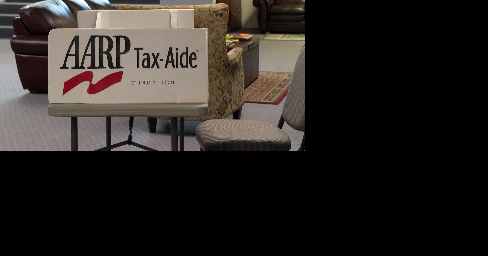 Columbia residents file taxes last minute, both online and in person