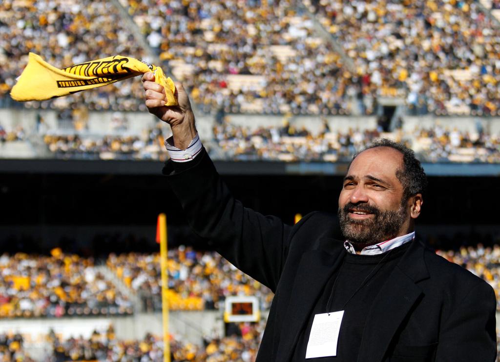 Franco Harris dies: Pittsburgh Steelers running back got 'Immaculate  Reception' : NPR