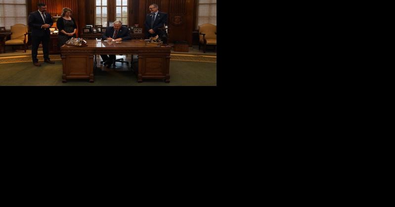 Parson signs 7 bills into law; dozens remain - Vimarsana News