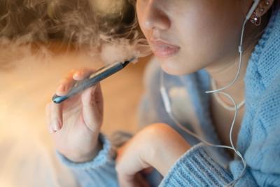 vape oxygen RISE Dispensary Recreational & Medical Marijuana Dispensaries main image 1