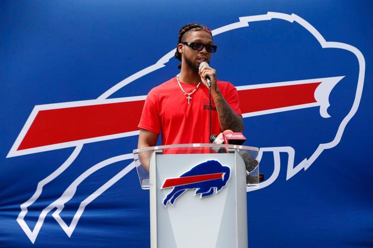 Wearing a helmet, Damar Hamlin participates in full Buffalo Bills practice, Pro Sports