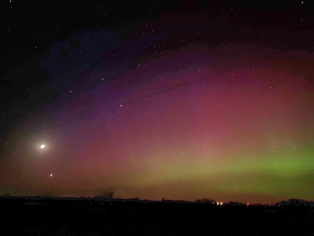 Northern lights dazzle across Missouri and Midwest Sunday