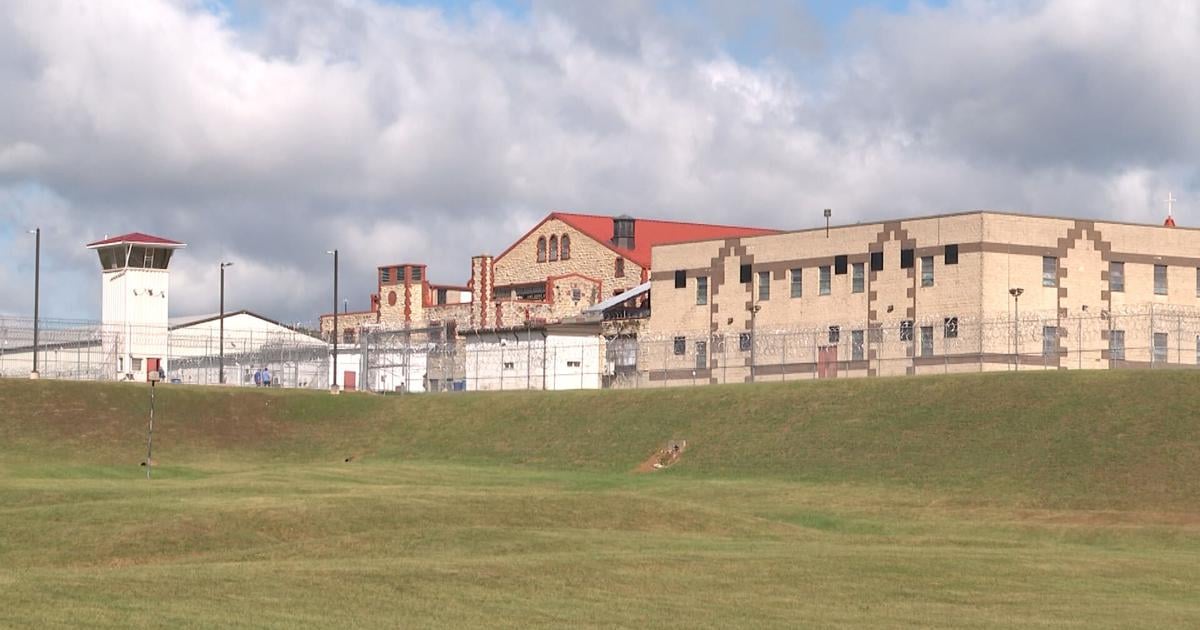 Moore Prison Five correctional officers charged in Othel Moore death | Mid-Missouri ...